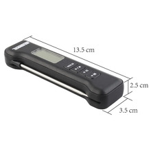 Digitale vleesthermometer met roestvrijstalen sensor en display voor temperatuurmeting.