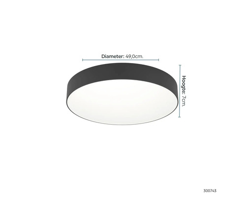 Ronde plafondlamp met een diameter van 49 centimeter en een hoogte van 7 centimeter.