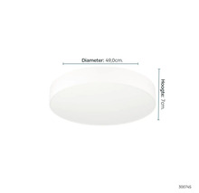 Witte plafondlamp met een diameter van 49 centimeter en een hoogte van 7 centimeter.
