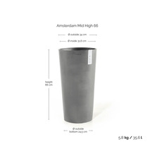 Grijze Ecopots Amsterdam Mid High 66 bloempot: hoogte 66 centimeter, buitendiameter 34 centimeter, volume 35,6 liter, gewicht 5,8 kilogram.