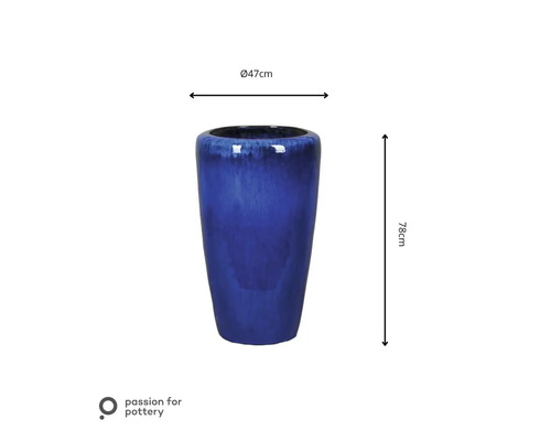 Blauwe keramische bloempot, diameter 47 centimeter, hoogte 78 centimeter. Passion for pottery Logo.