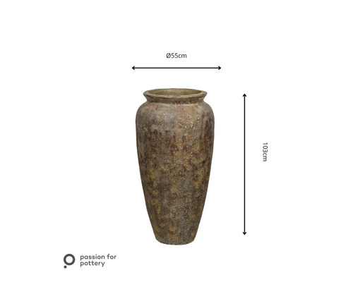 Hoge keramieken vaas met een rustiek oppervlak, diameter 55 centimeter, hoogte 103 centimeter, passion for pottery Logo.