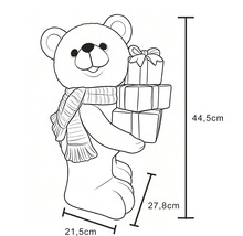 Technische tekening kerstbeer met sjaal en cadeaus, afmetingen: hoogte 44,5 centimeter, breedte 21,5 centimeter, diepte 27,8 centimeter