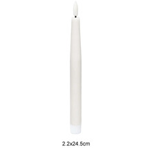 LED-staafkaars met vlamimitatie, afmetingen 2,2 bij 24,5 centimeter.