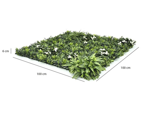 Kunstplantenwand 100 bij 100 bij 6 centimeter met diverse bladeren en witte bloemen op een zwart kunststof rooster.