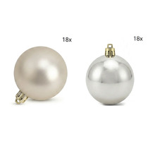 Set van 36 champagnekleurige kerstballen van kunststof, 18 mat en 18 glanzend.
