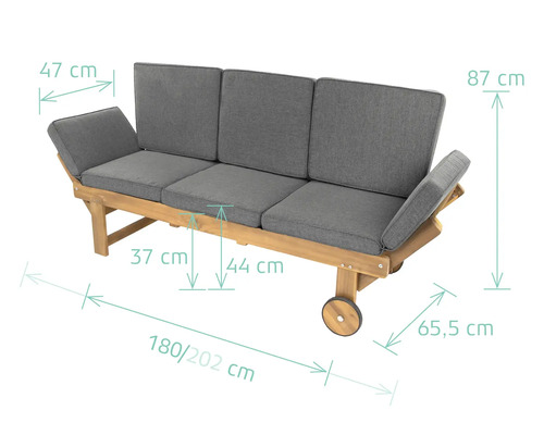 Houten tuinbank met grijze kussens en wielen. Afmetingen: breedte 180 tot 202 centimeter, diepte 65,5 centimeter, hoogte 87 centimeter.