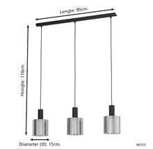 Drielichts hanglamp met cilindervormige kappen, lengte 85 centimeter, hoogte 110 centimeter, diameter kap 15 centimeter.