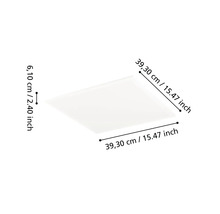 Vierkante plafondlamp, afmetingen 39,30 bij 39,30 centimeter, hoogte 6,10 centimeter.