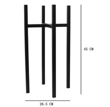 Moderne metalen plantenstandaard met vierkant frame, hoogte 45 centimeter, breedte 26,5 centimeter.