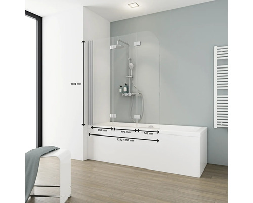 Badwand met afmetingen in een badkamer